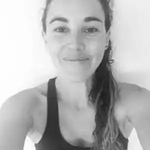 Camila Manns-yoga vinyasa-yin yoga-retiro urbano-workshop-hatha yoga-clases