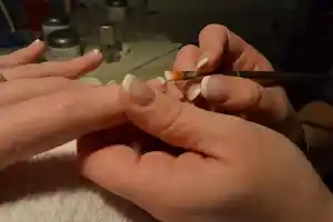 Descuento-Nails Artist Expert María clara Casas-belleza-uñas decoradas-nail-gel