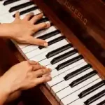 aprender piano-dos manos-aprender piano desde cero