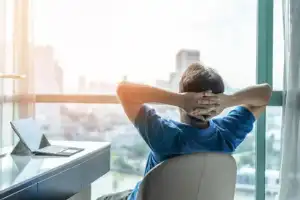 descanso en el trabajo-procrastinación-hábitos-emprendedor-ejercicio-laboral-empleados