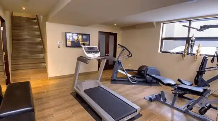 gimnasio en casa-habitación-propio-fitness-piso-básico-ejercicio
