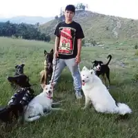 Sthiwar Guzmán-entrenamiento para perros de hogar-adiestrador canino-emprendedor-instructor-entrenar a tu perro