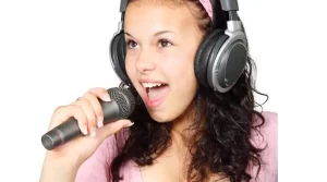 tips para cantar mejor y afinado-afinar la voz-afinador vocal-ejercicios vocales-cuerdas vocales-notas musicales-cantar afinado
