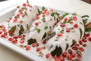 Chiles en nogada orgullo de los platos de comida mexicana